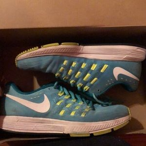 Nike Women’s Sneaker Zoom Vomero 11 US 8